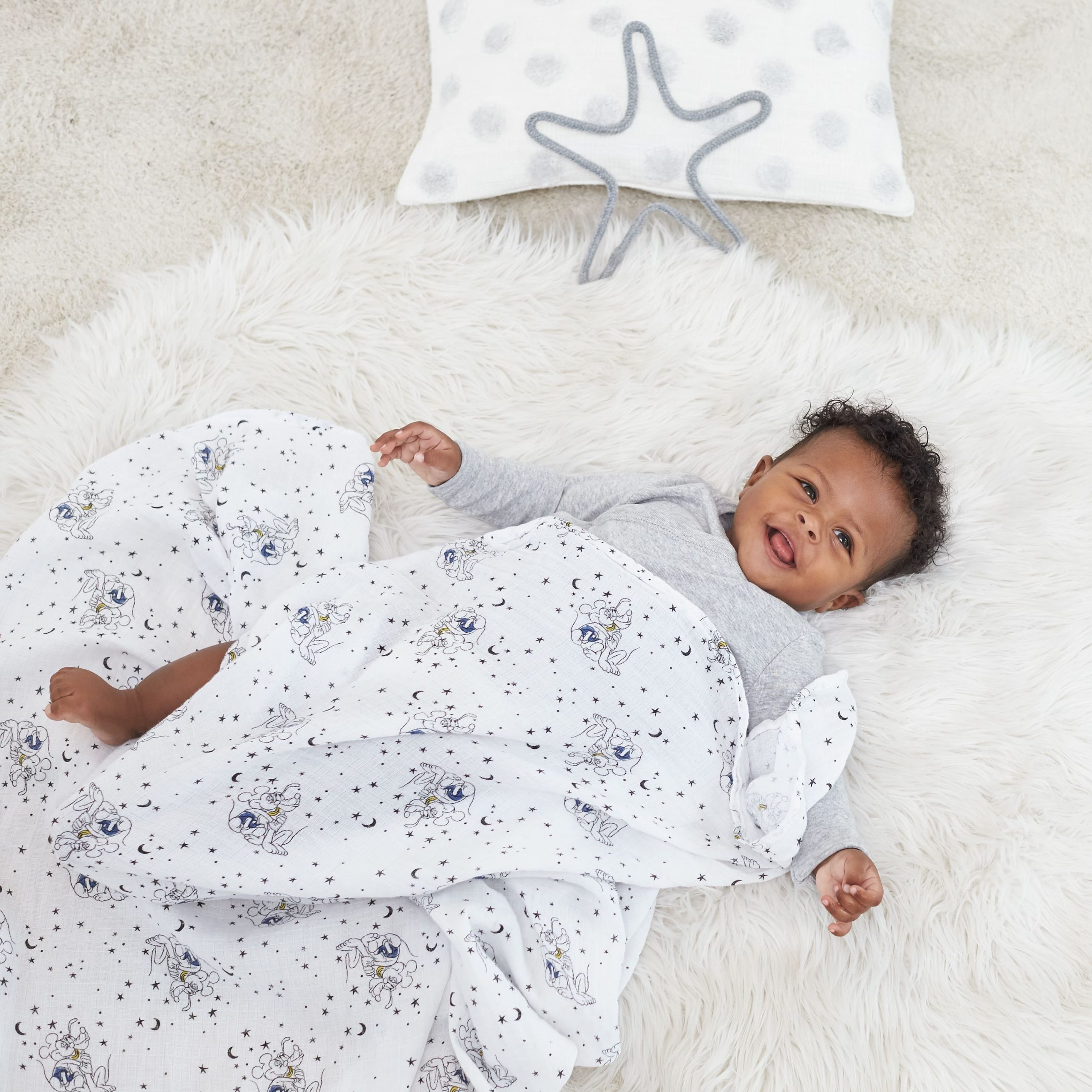 Disney™ essentials cotton muslin swaddle blanket 4 pack - Image 2